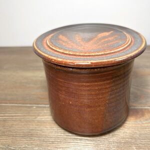 Vintage Stoneware Signed Donner, Pottery Butter Bell Butter Keeper/ Crock 3.5”